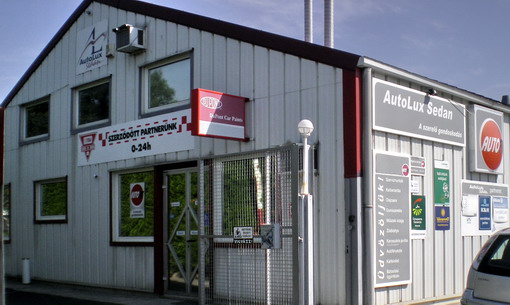 Autolux Sedan non-stop autoszerviz : A bejárat